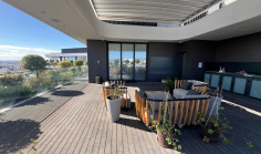 Modern penthouse with sea view in Mesa Geitonia 