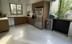 Fully furnished 3 bedroom house in coastal Agios Tychonas 