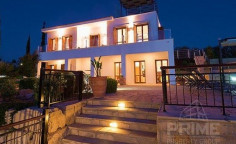 6 bedroom furnished villa with swimming pool for sale in Aphrodite Hills