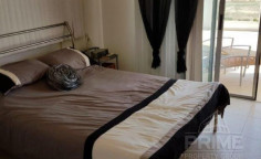 Spacious 2 bedroom apartment with swimming pool for sale in Yeroskipou