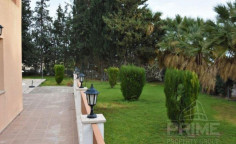 Luxury 3 bedroom furnished villa with swimming pool for sale in Peyia
