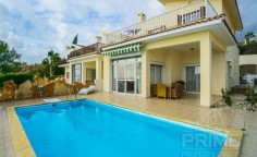 Luxury 4 bedroom villa with swimming pool for sale in Coral Bay