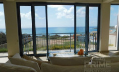 Lovely 4 bed villa with swimming pool for sale in Peyia