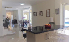 Beautiful 4 bed villa with swimming pool for sale in Peyia