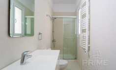 4 bedroom villa with swimming pool for sale in Coral Bay