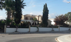 6 BEDROOM STONE HOUSE AT KONIA 