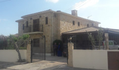 6 BEDROOM STONE HOUSE AT KONIA 