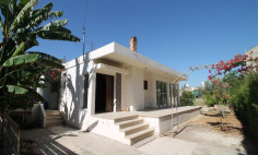 3 bedroom bungalow for sale in Chloraka