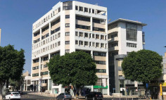 Large office for sale in Agioi Omologites