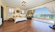 Large 5 bedrooms house with swimming pool for sale in Protaras