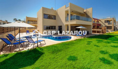 Large 5 bedrooms house with swimming pool for sale in Protaras