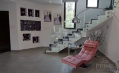 Spacious 4 bedroom furnished villa with swimming pool for sale in Oroklini