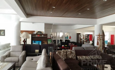 Beautiful commercial for sale in Kato Polemidia