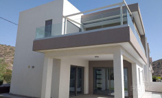 4 bed villa with swimming pool for sale in Agios Tychonas