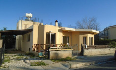 Large 4 bedroom house for sale in Emba