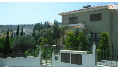 4 house with swimming pool for sale in Agios Tychonas