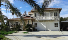 4 bedroom furnished house with swimming pool for sale in Geri
