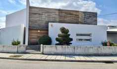 4 bedroom house with swimming pool for sale in Anthoupolis