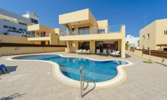 Large three bed house with swimming pool for sale in Protaras