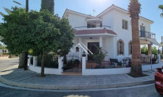 Luxury house for sale 