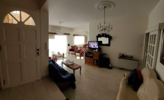 6 bedroom house in Drosia 
