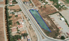 Lovely commercial for sale in Zakaki
