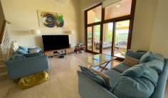 6 bedroom house with swimming pool to rent in Aphrodite Hills