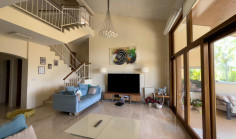 6 bedroom house with swimming pool to rent in Aphrodite Hills