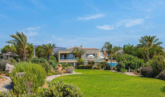 Spacious 4 bedroom house with swimming pool for sale in Poli Crysochous