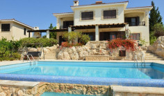 3 bedroom furnished house with swimming pool for sale in Tsada