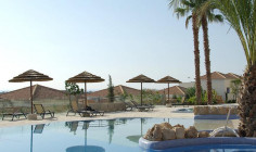 Spacious 1 bedroom furnished apartment with swimming pool for sale in Yeroskipou