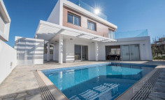 Beautiful 3 bedroom villa with swimming pool for sale in Ayia Napa