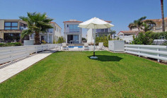 Large 3 bedroom house with swimming pool for sale in Agia Thekla