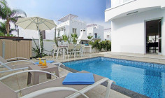 Spacious 3 bedroom furnished house with swimming pool for sale in Ayia Napa