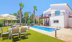 3 bedroom furnished house with swimming pool for sale in Agia Thekla