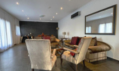 Spacious 5 bedroom house with swimming pool for sale in Aphrodite Hills