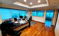 Large office for sale in Neapolis