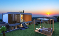Large 3 bedroom house with swimming pool for sale in Peyia
