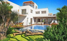 4 bedrooms house with swimming pool for sale in Kato Paphos