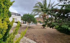 Large three bedroom house with swimming pool for sale in Peyia