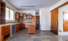 Mixed-use building in Egkomi, Nicosia 