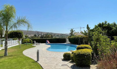 Luxury 3 bedrooms house with swimming pool for sale in Mouttagiaka