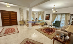 6 bedroom furnished villa with swimming pool to rent in Parekklisia