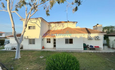 6 bedroom furnished villa with swimming pool to rent in Parekklisia