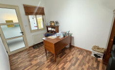 6 bedroom furnished villa with swimming pool to rent in Parekklisia