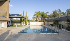 4 bedroom house with swimming pool to rent in Pyrgos