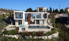 Beautiful 3 bedroom house with swimming pool for sale in Tsada