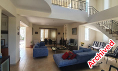 Beautiful detached villa with central heating in Tsada village 