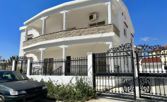 6 bedroom house in Aradippou area 