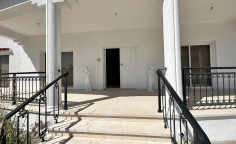 6 bedroom house in Aradippou area 